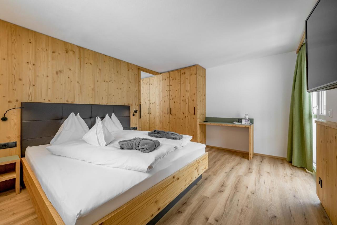 Familiensuite mit Balkon