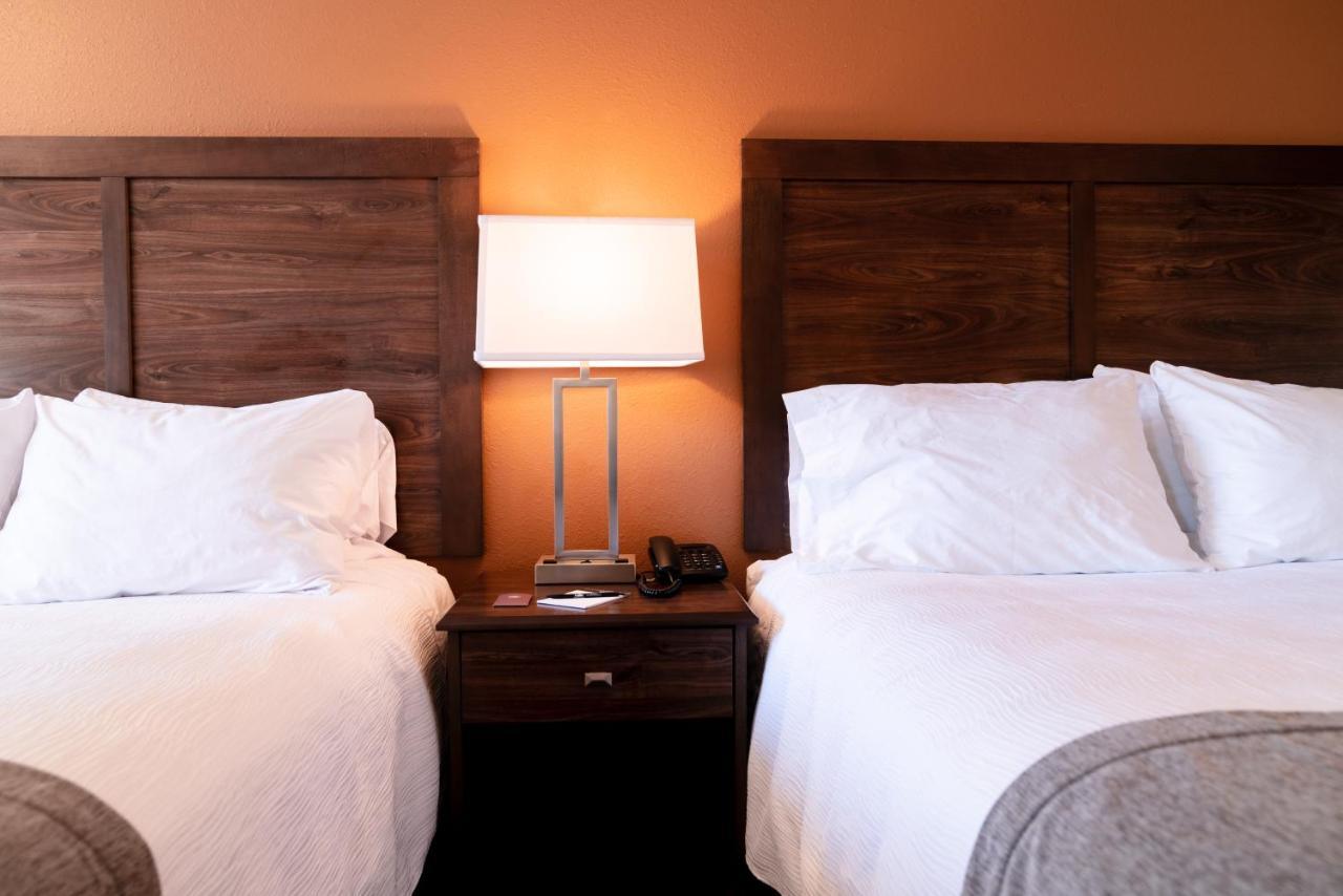Queen Room Two Queen Beds