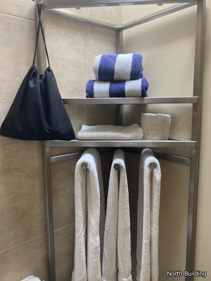 Deluxe PCH Queen Room [North Building]
