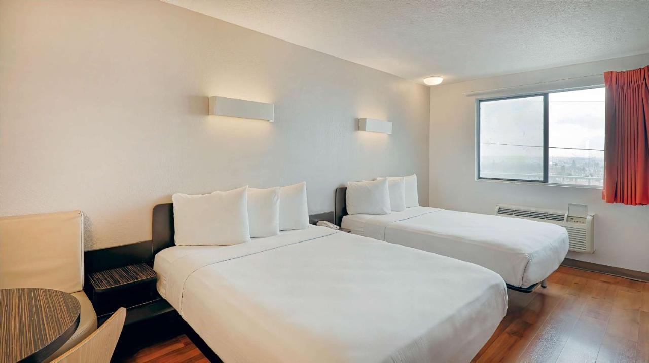 2 Queen Beds | Near Los Angeles International Airport