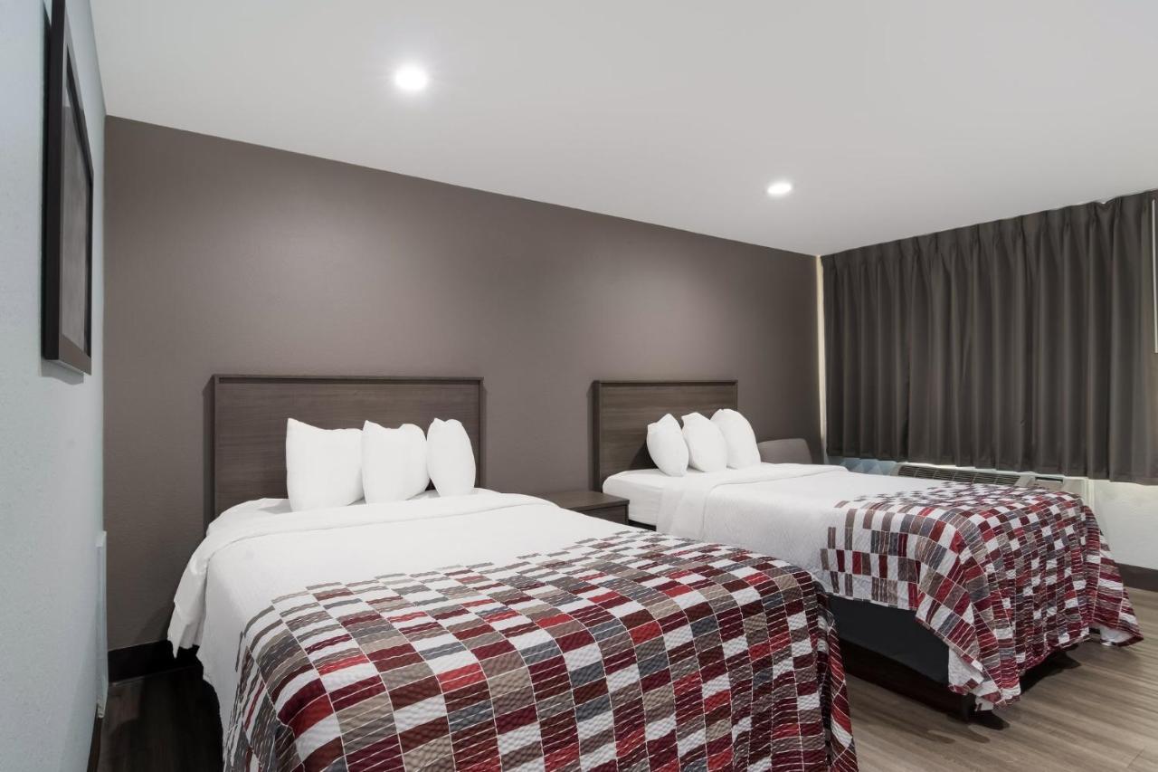 Deluxe Room with Two Queen Beds Non-Smoking