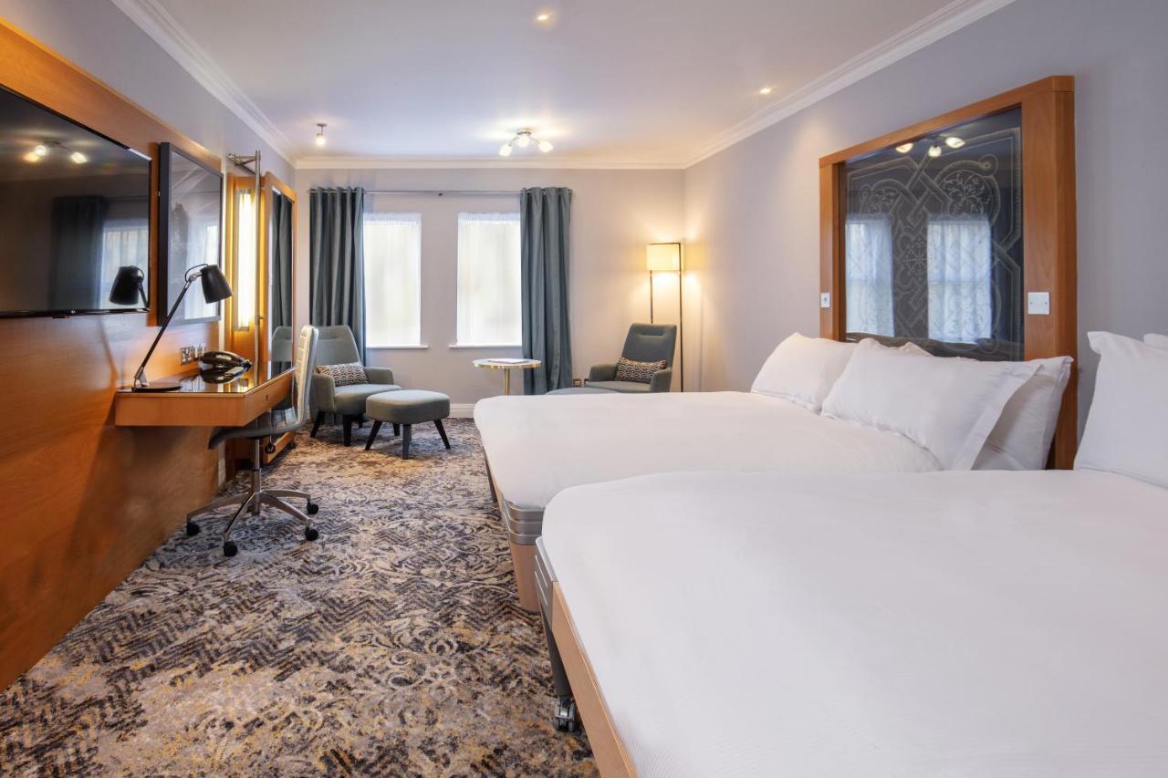 Deluxe Family Room