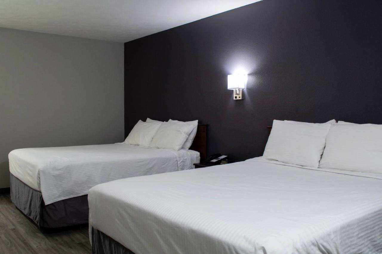 Double Queen Room - Non-Smoking