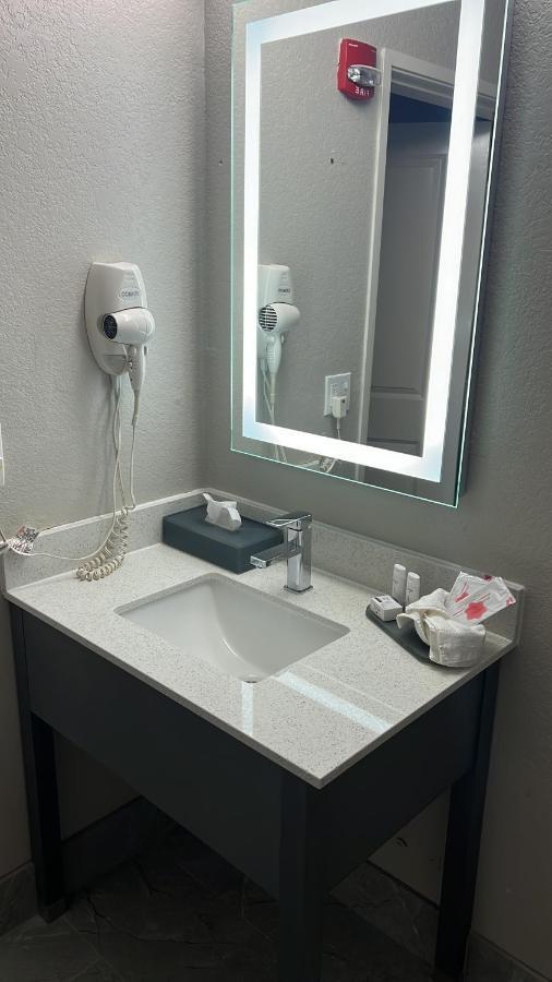 Queen Room with Two Queen Beds and Mobility/Hearing Impaired Access - Non-Smoking