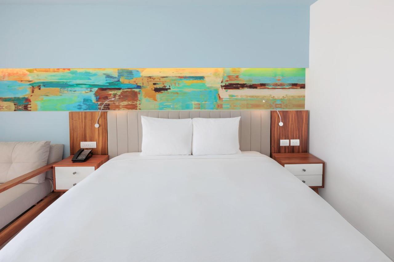 Deluxe King Room Balcony Ocean View
