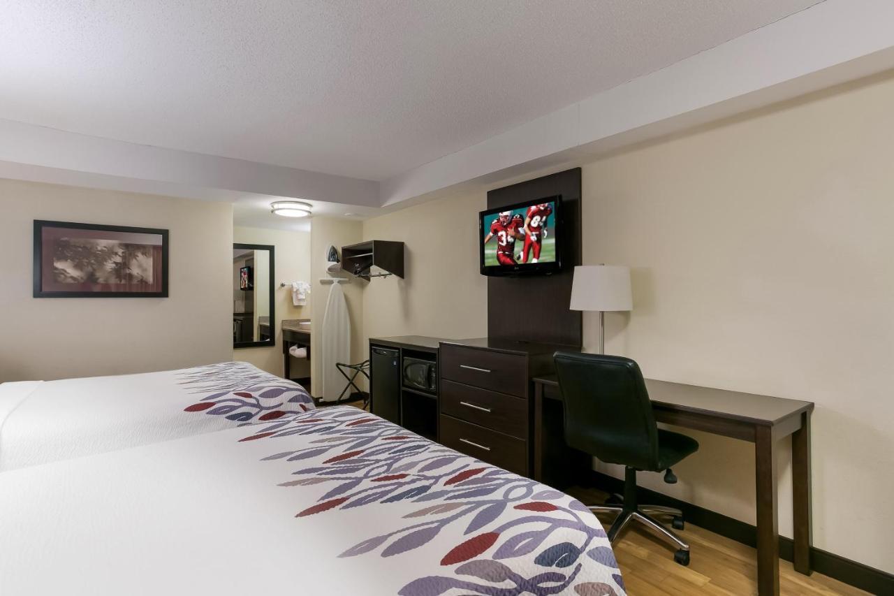Deluxe Room Two Queen Beds Smoke