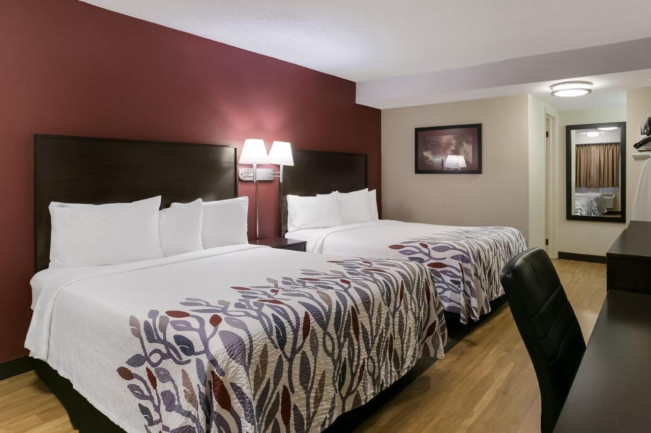 Deluxe Room Two Queen Beds Smoke