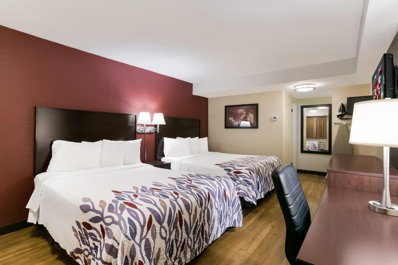 Deluxe Room Two Queen Beds Smoke