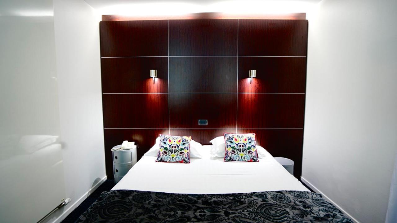 Superior Double Room Shower