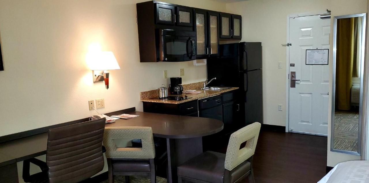 Studio Queen Suite
