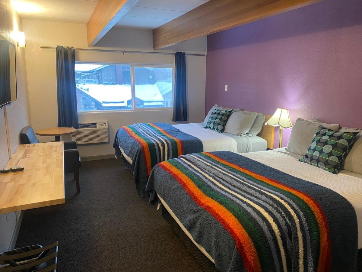 Modern Double Queen Room