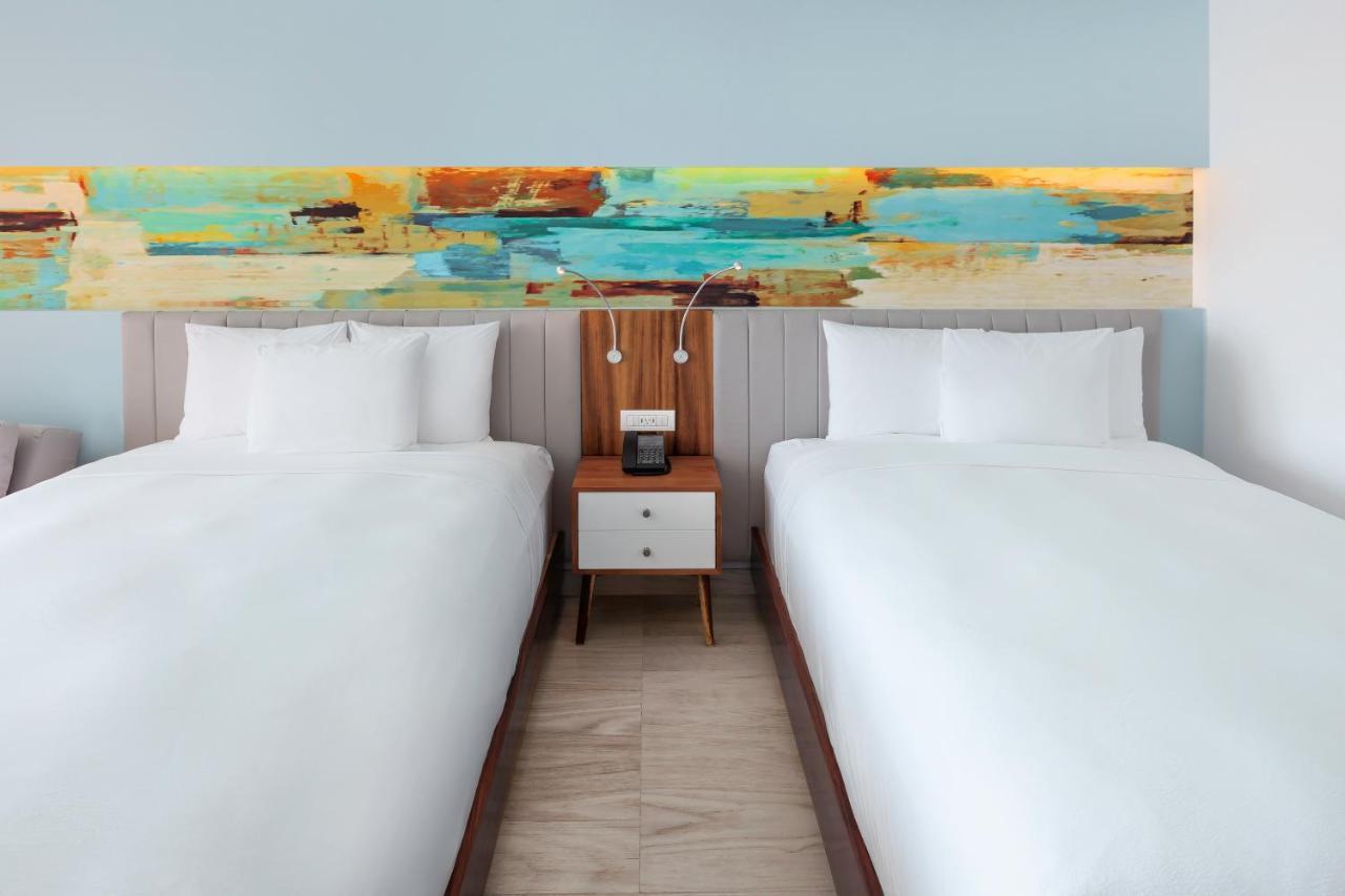 Deluxe Queen Room Two Queen Beds Balcony Ocean View