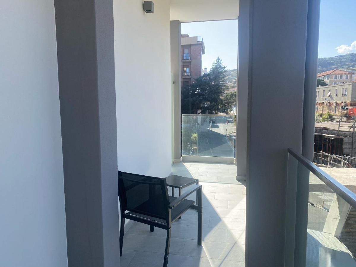 Single Room Balcony