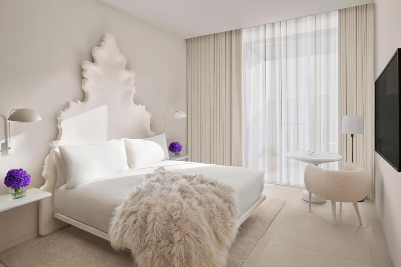 Superior King Room Balcony