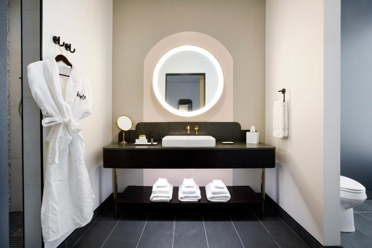 One-Bedroom King Suite City View