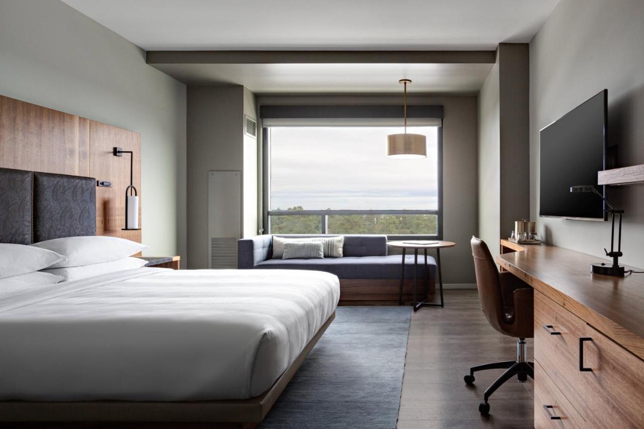 King Guest Room,1415949774:JPEG