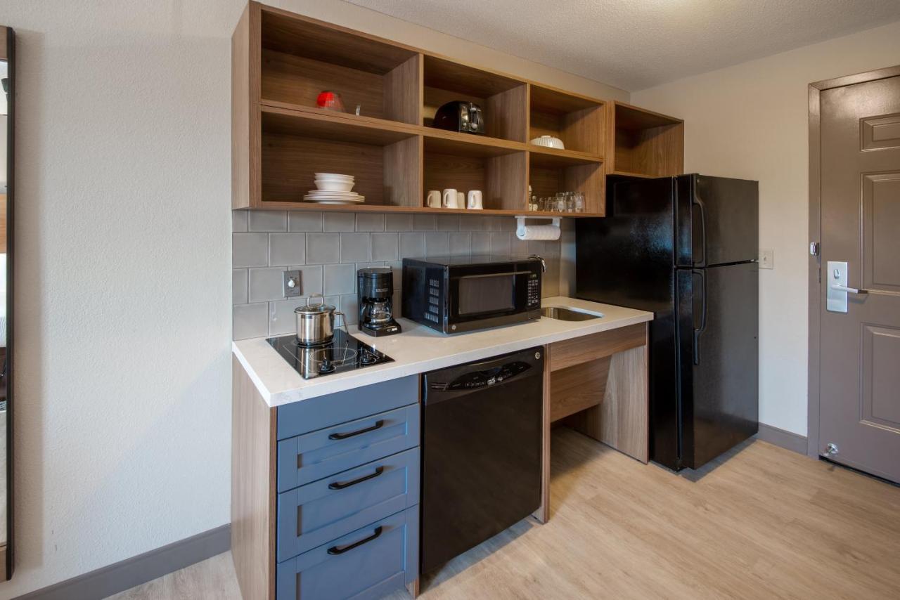 Studio Suite Two Double Beds Mobility Accessible Tub