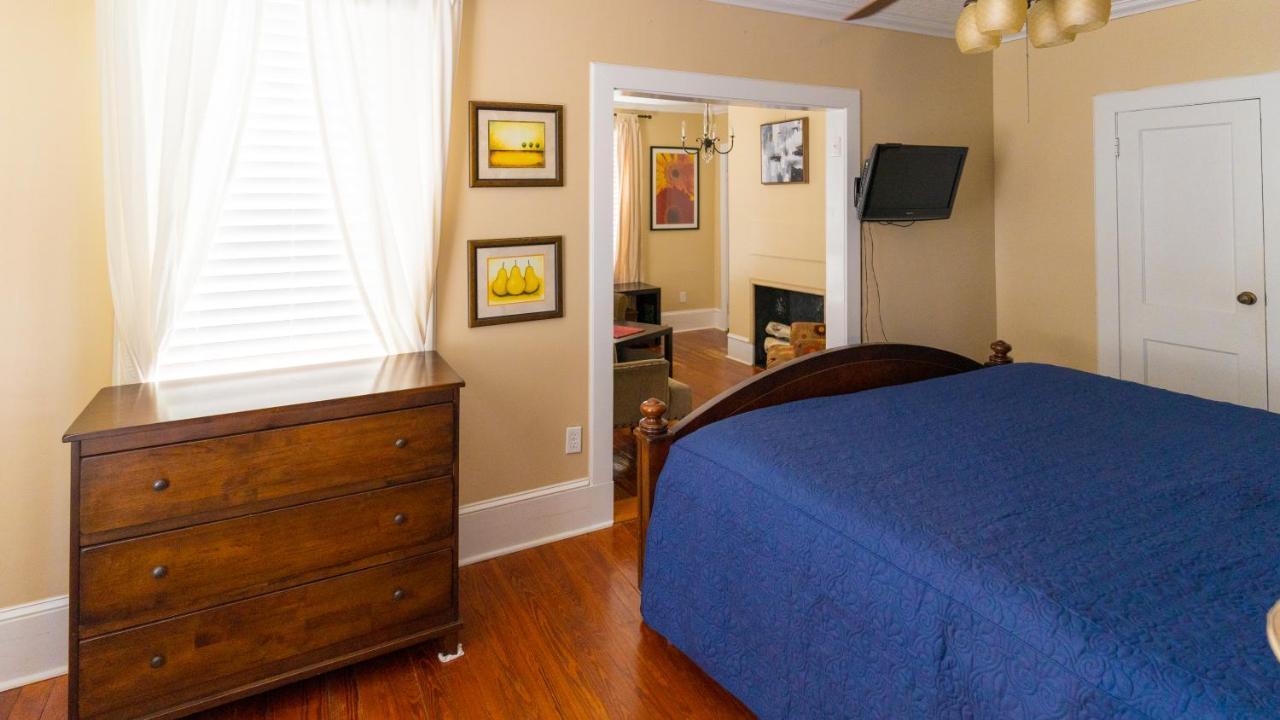 Deluxe King Suite