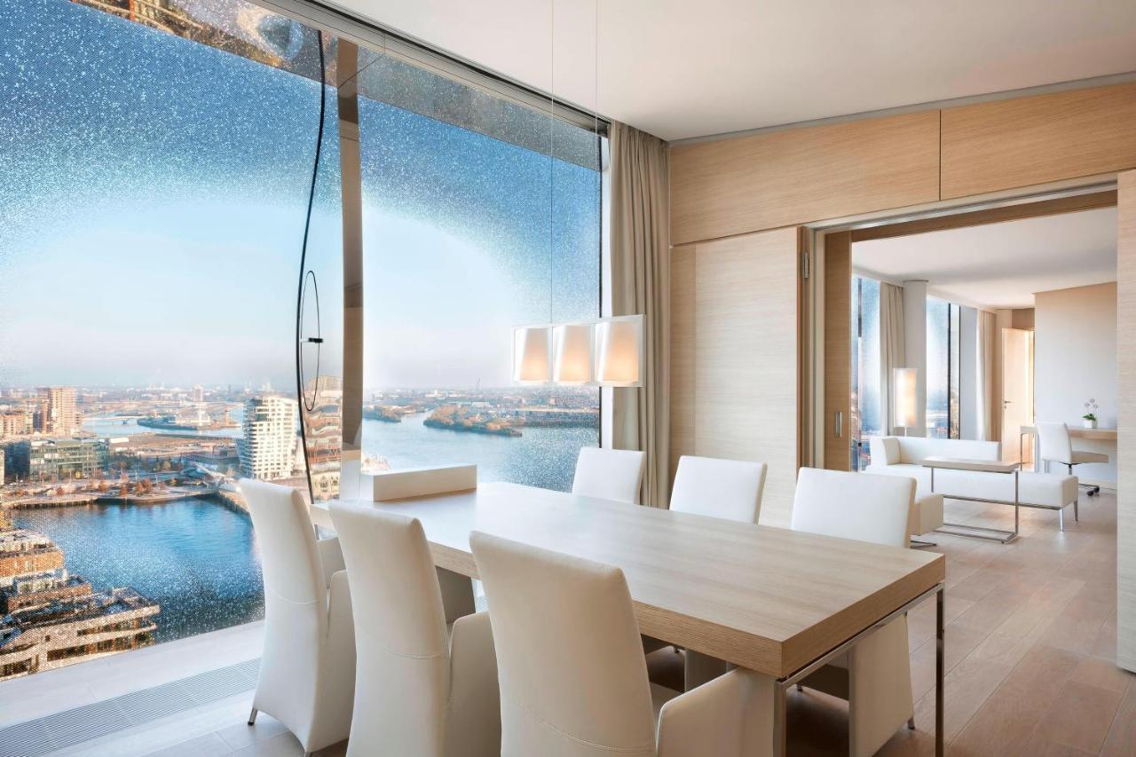 Owner Suite, Presidential Suite, 1 King, City/Elbe view