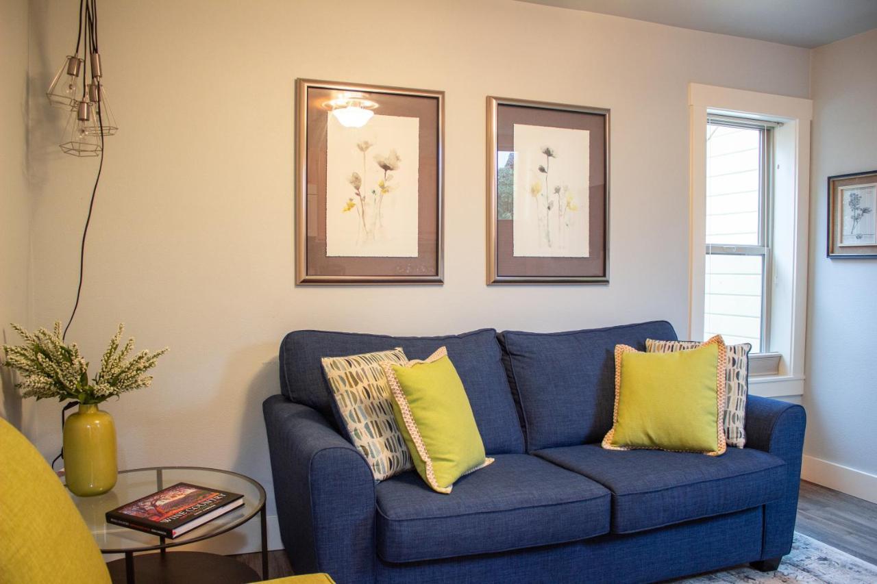 Deluxe Queen Suite