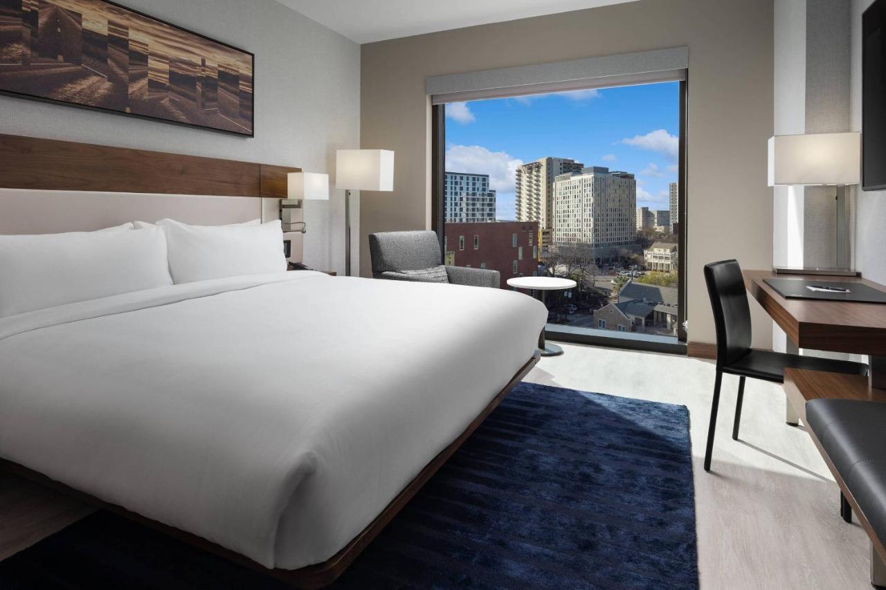 King Room with Campus View - High Floor/Hearing Accessible