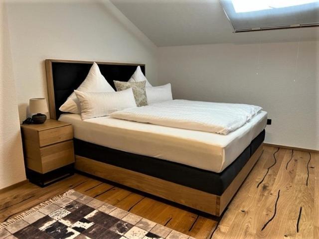 Budget Doppelzimmer mit Dachschräge