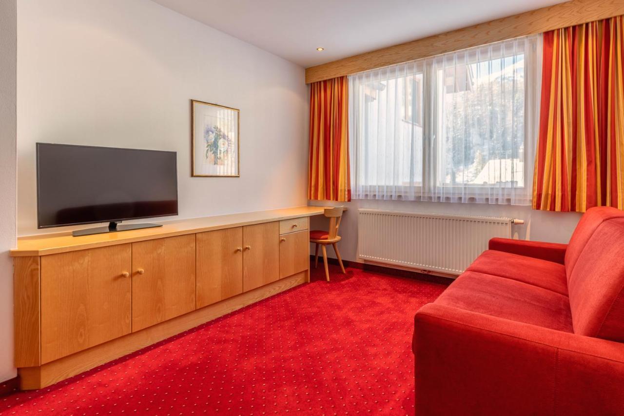 Standard Double Room,1353059230:JPEG