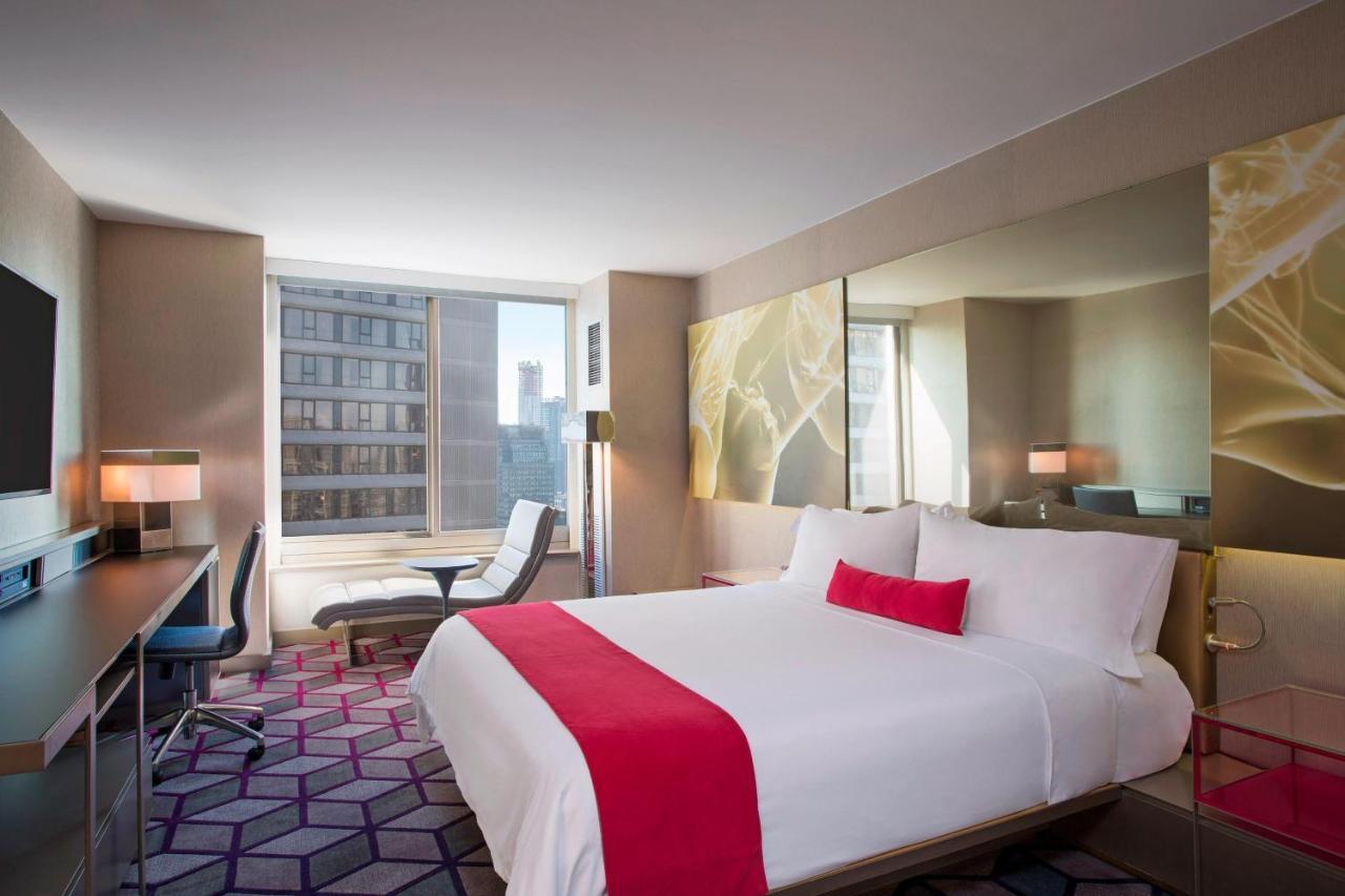 Spectacular Guest room King Skyline view
