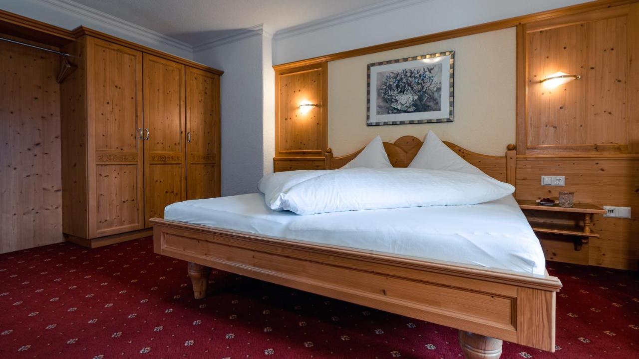 Double Room,1528218094:JPEG