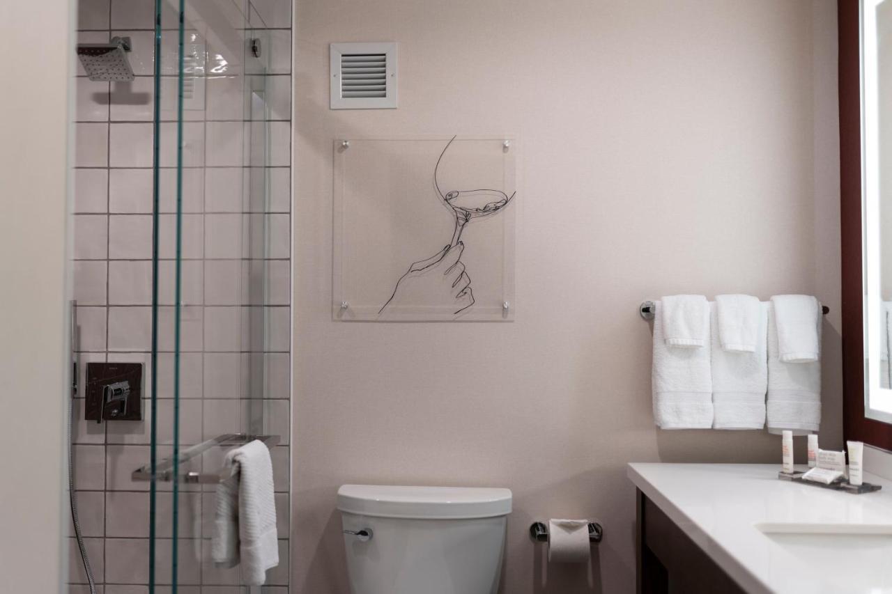 Guest Room 1 King