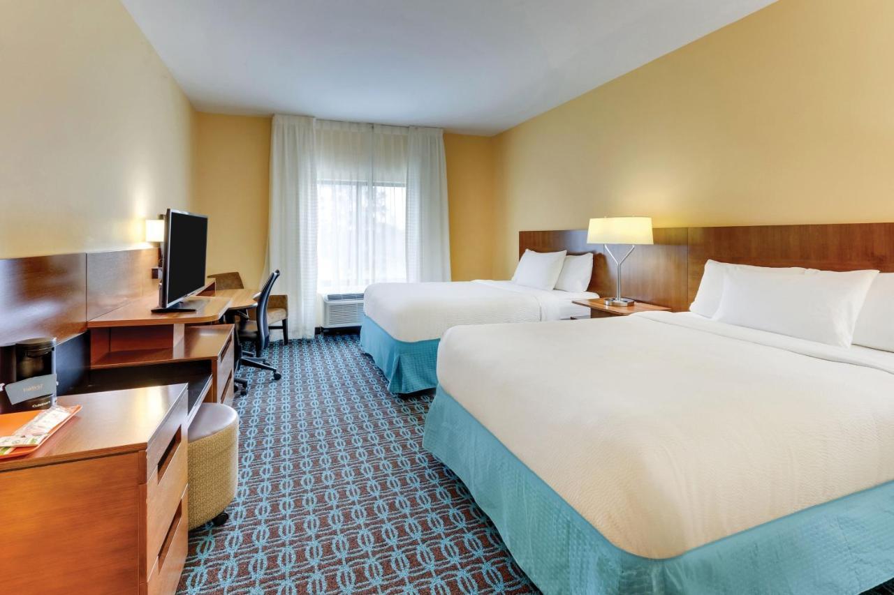 Queen Room Two Queen Beds Hearing Accessible