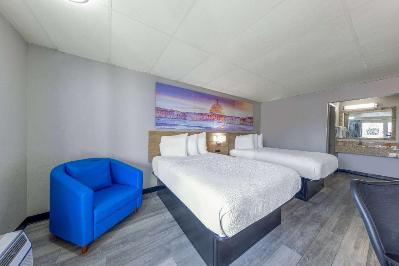 2 Double Beds, Mobility Accessible Room, Smoking