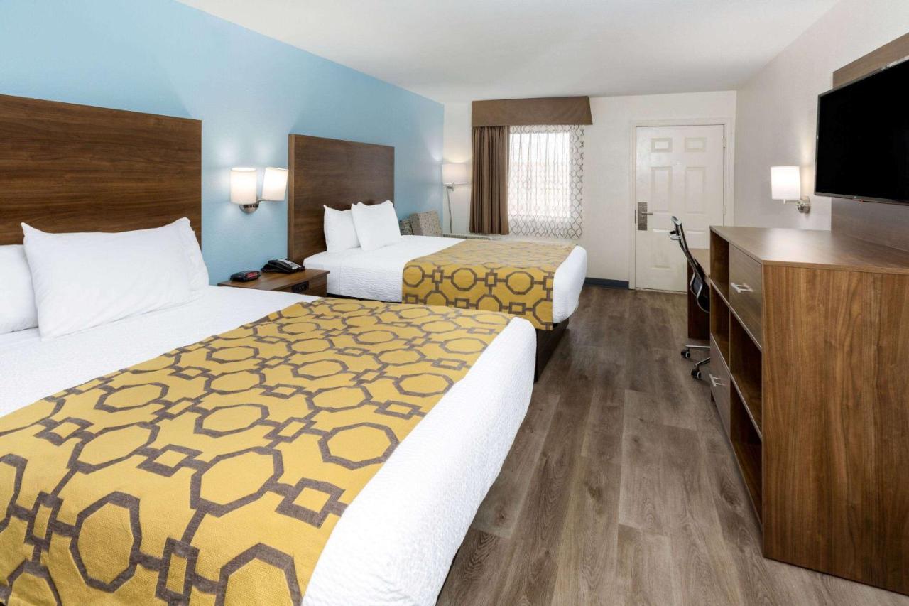 Queen Room Two Queen Beds Non-Smoking