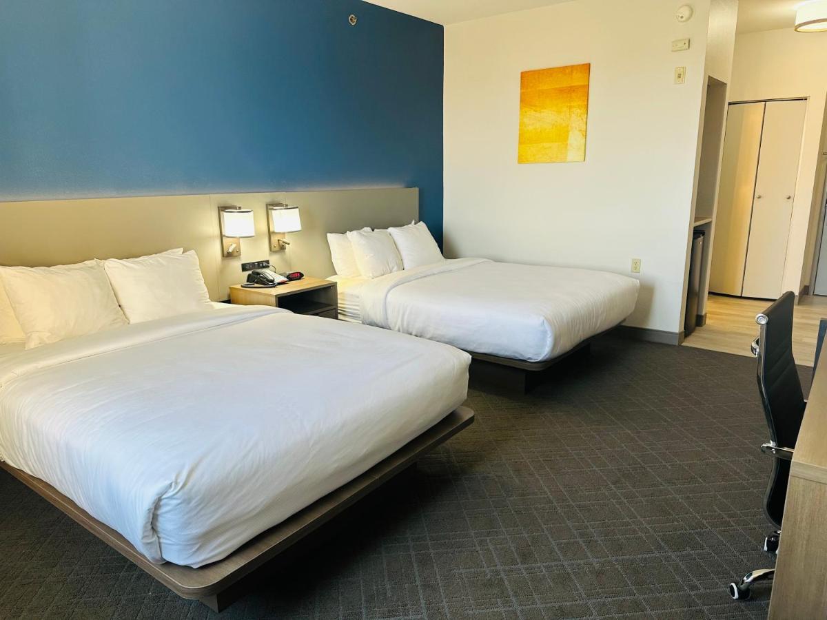 Queen Room Two Queen Beds Non Smoking