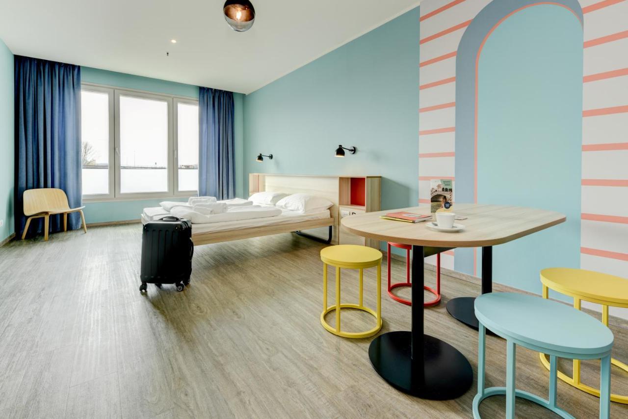 6-Bed Room,1363537136:JPEG