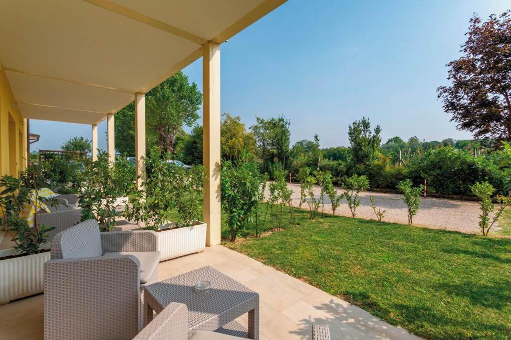 Family Room Private Garden