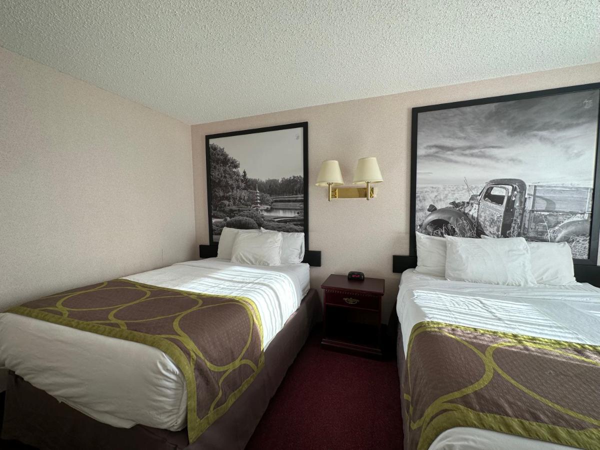 Double Room Two Double Beds Non-Smoking