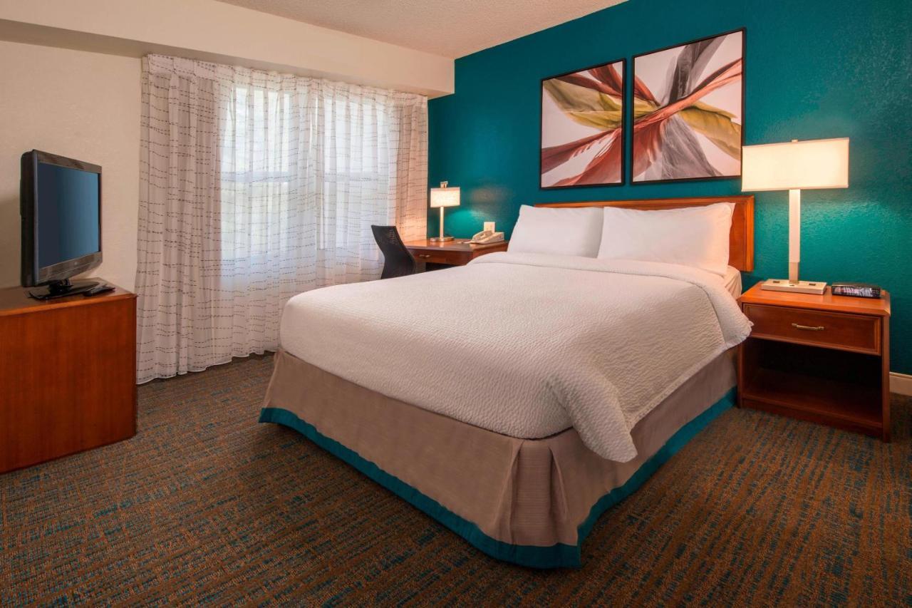 Two-Bedroom Suite Hearing Accessible,1362899129:JPEG