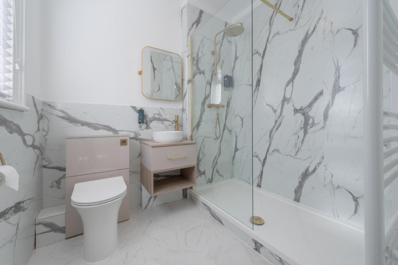 Superior Superking Shower