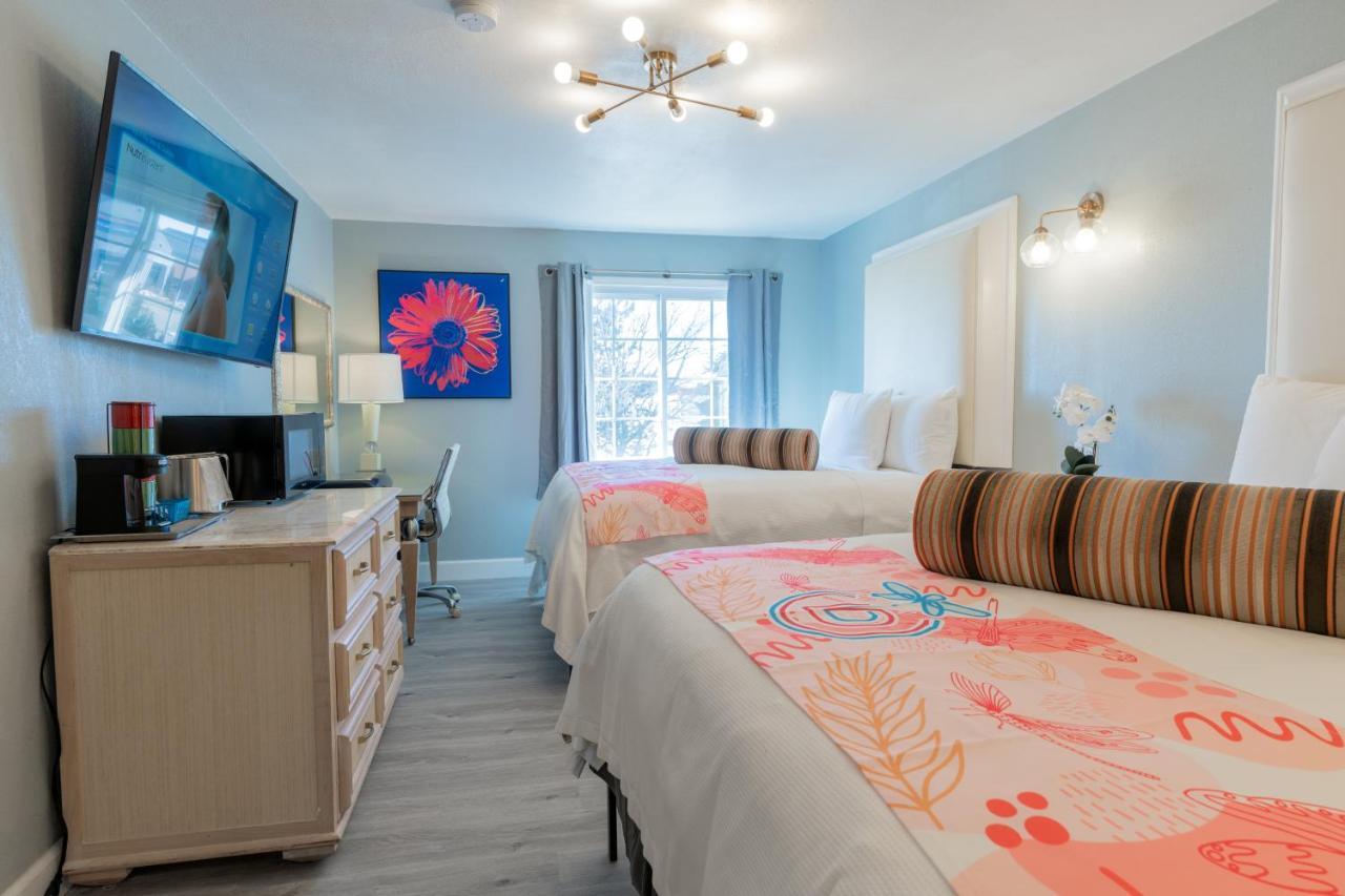 Deluxe Queen Room