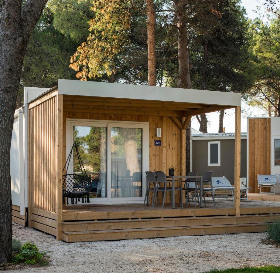 Premium Stacaravan met 2 Slaapkamers en Terras