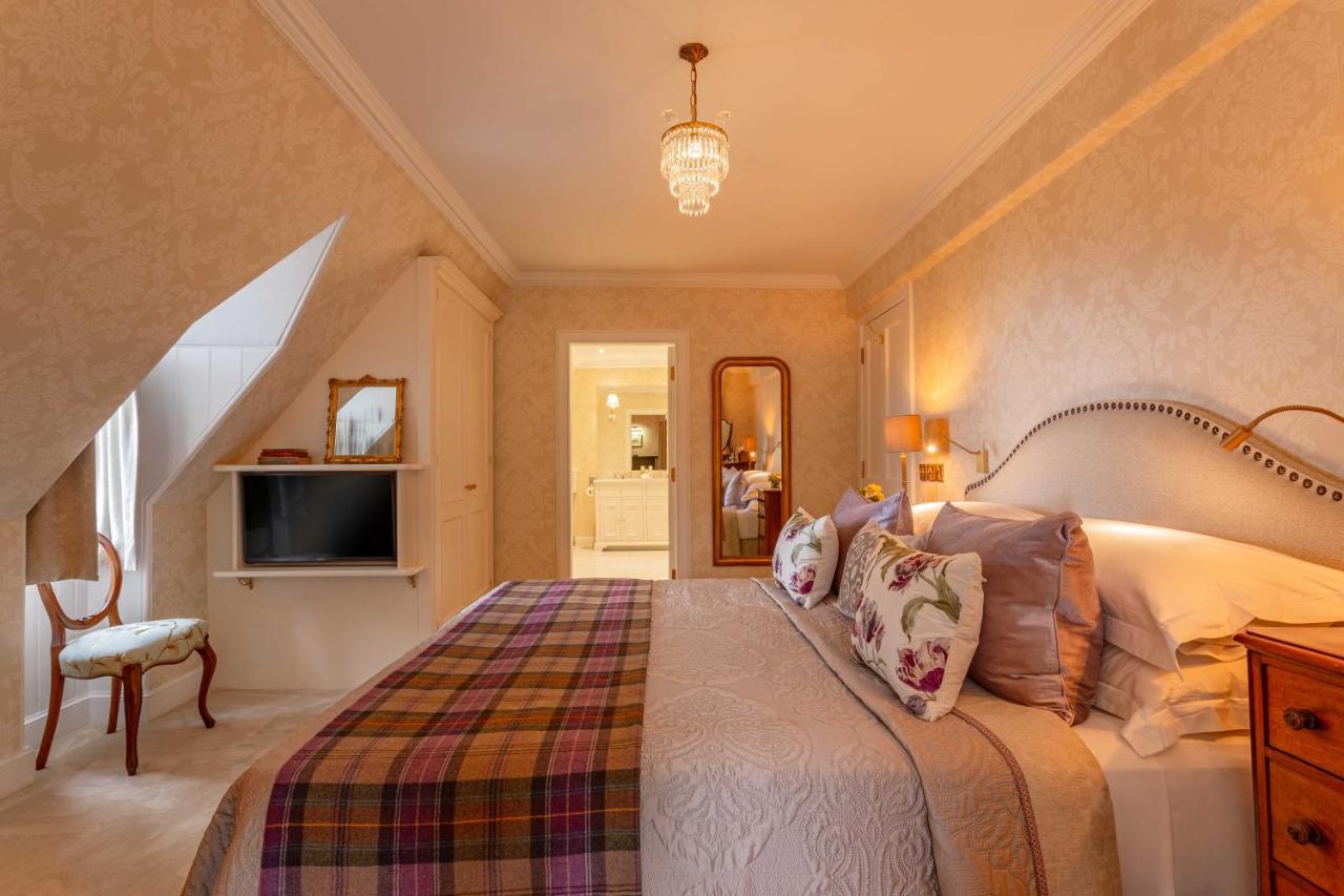 West Wing Suite