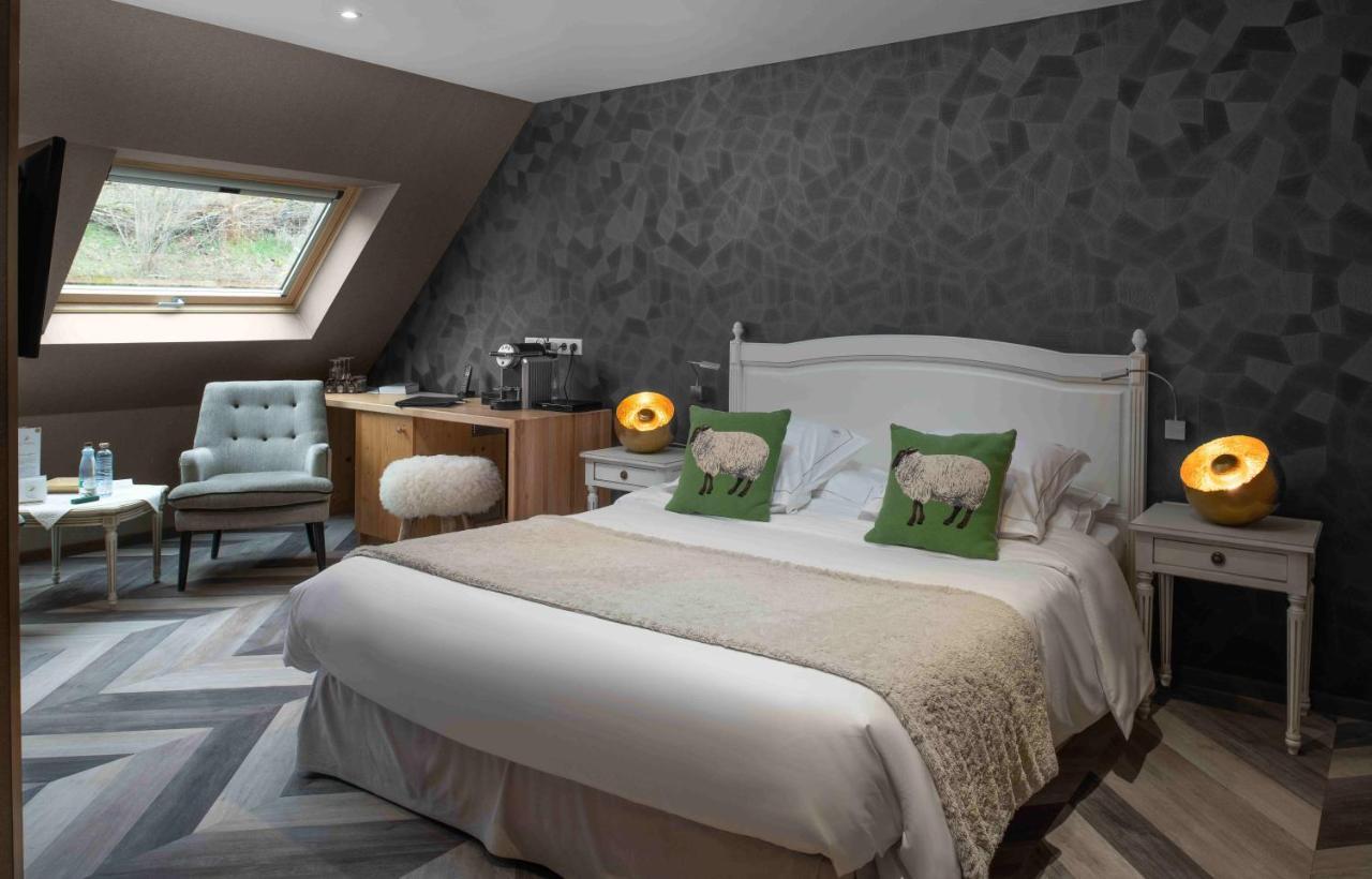 Chambre Double Supérieure « Les Montagnes »
