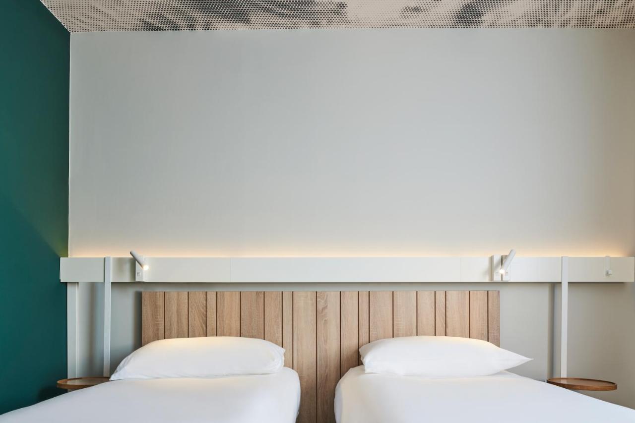 Standard Twin Room,1365659084:JPEG