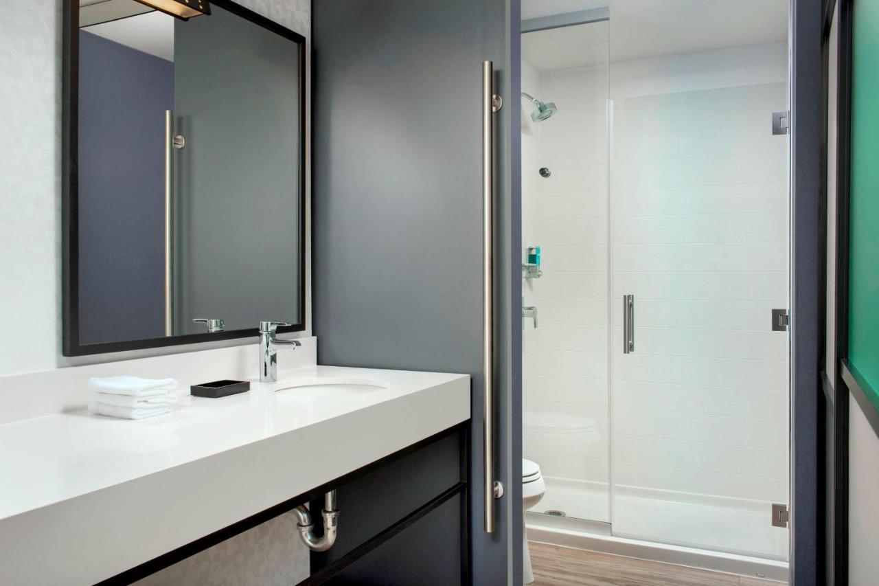 Standard Queen Room with Two Queen Beds - Hearing Accessible