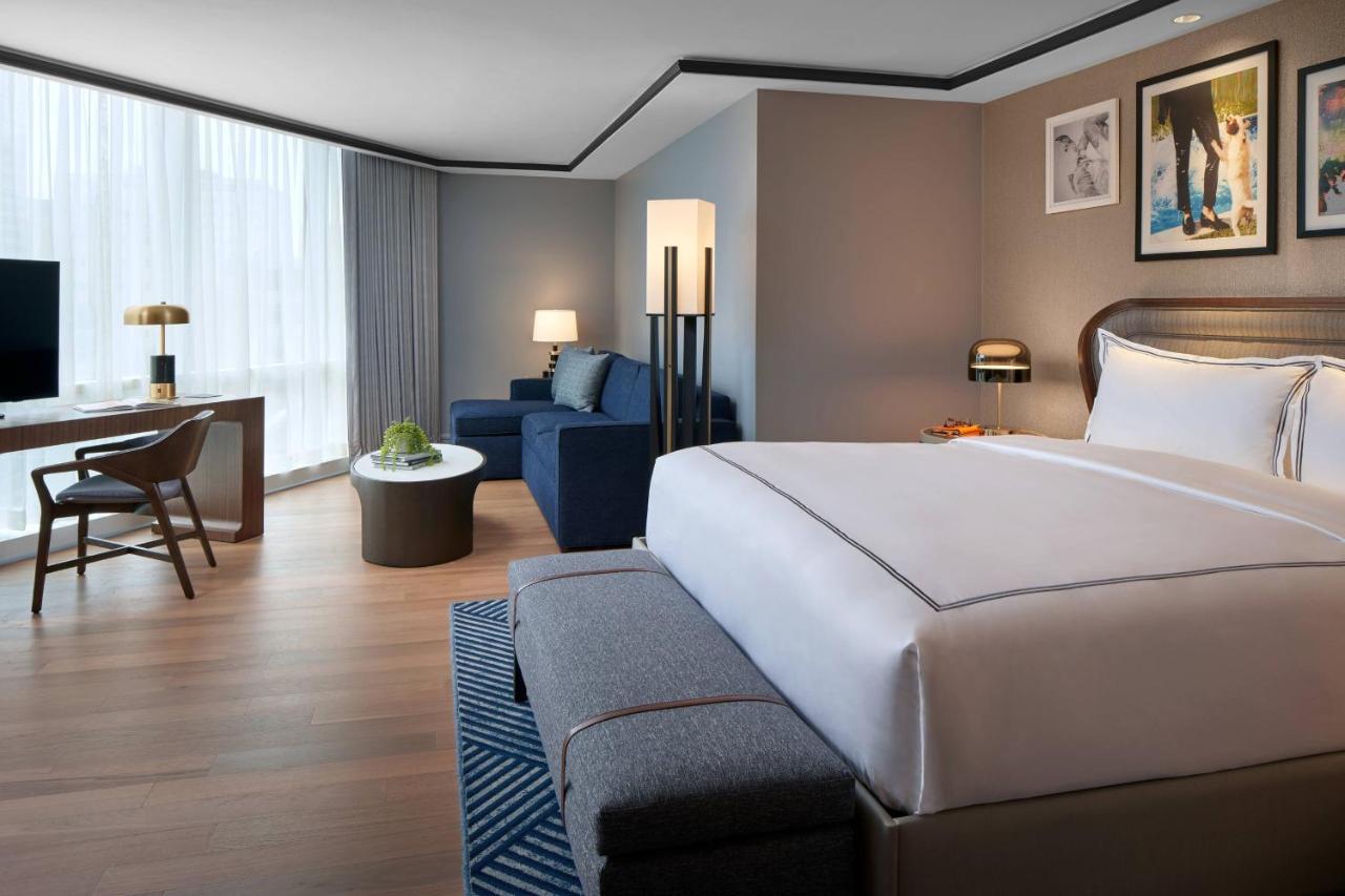Large Guest room King Bed