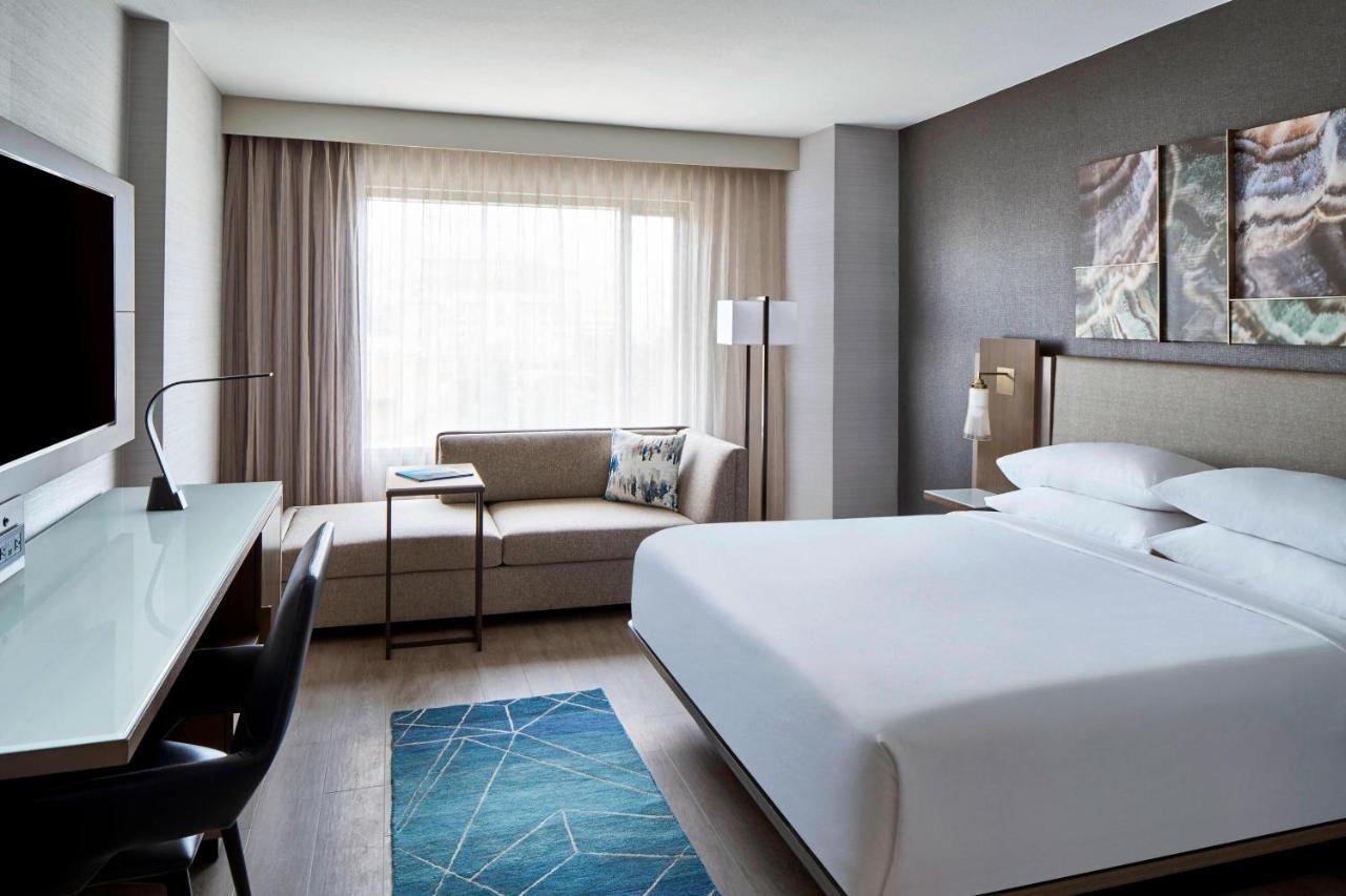 Guest Room. King Bed with View