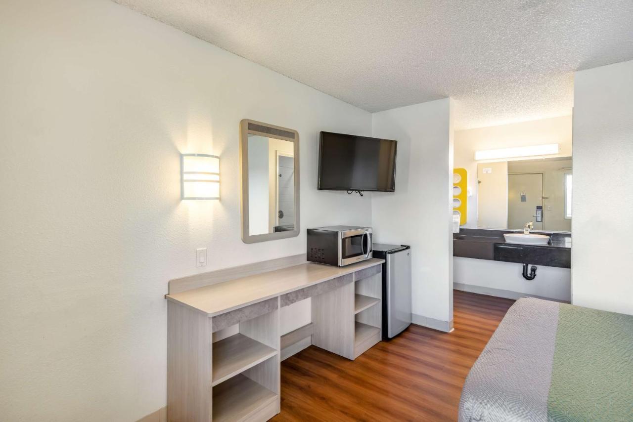 Queen Room Two Queen Beds Disability Access Roll Shower