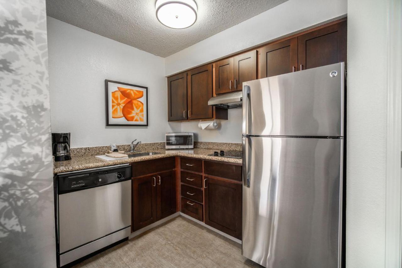 One-Bedroom Queen Suite with Private Sofa Bed and Transfer Shower - Mobility/Hearing Accessible