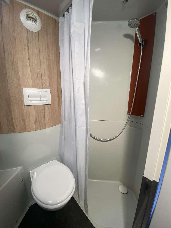 Chambre Triple (1 Lit Double et 1 Lit Simple)